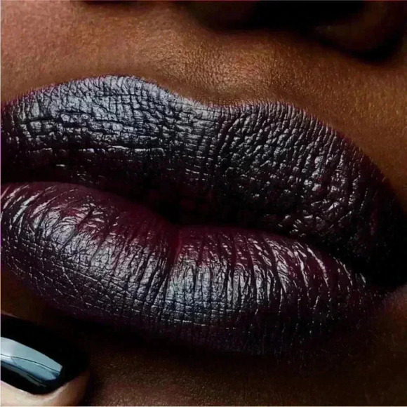 MAC Cosmetics Satin Lipstick in Cyber (805) NIB - Picture 5 of 7